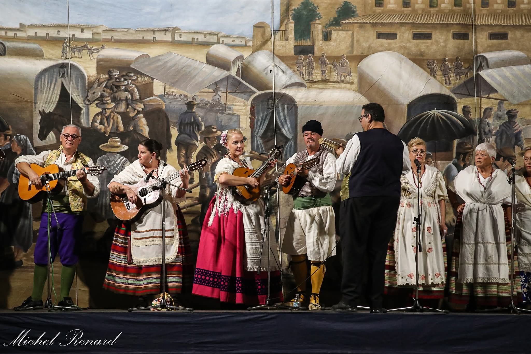 Coros y Danzas Mar Menor — dansatoare spaniolă